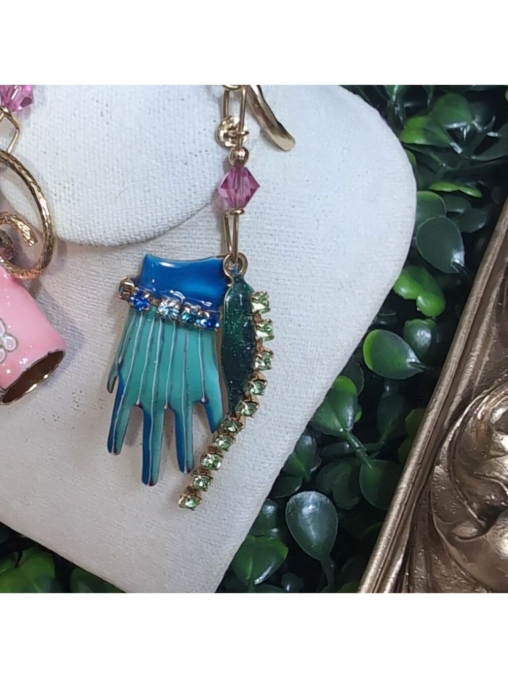LATR Watering Can & Garden Glove Earrings - Picture 3 of 10